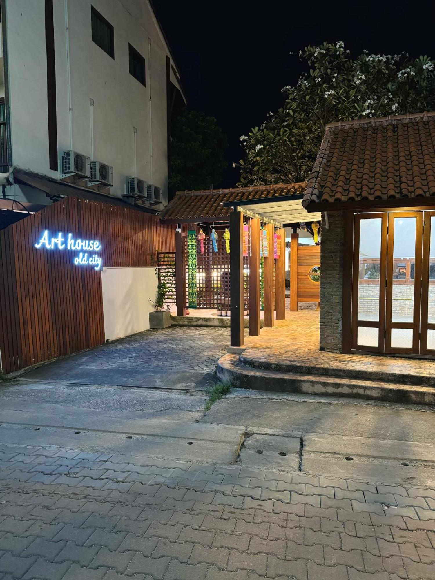 Art House Old City Чиангмай Екстериор снимка